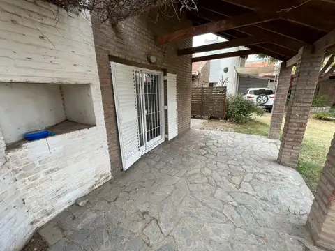 Depto Tipo Casa en Alquiler en Jardín, $ 900.000