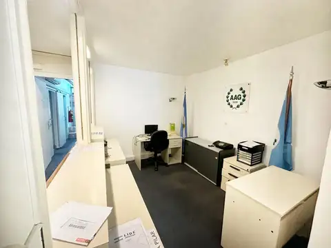 Oficina 5 ambientes con 2 baños