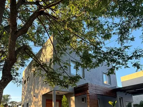 Casa en Venta al Oeste