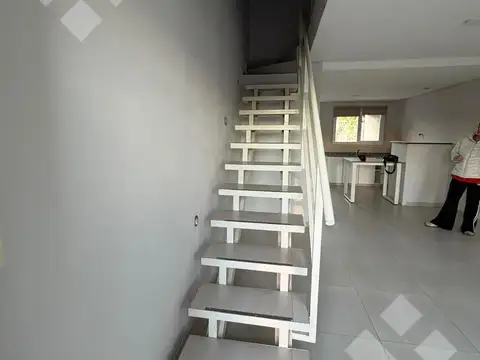 Depto Tipo Casa en Venta de 3 ambientes