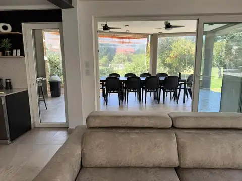 Casa 6 ambientes con 3 baños