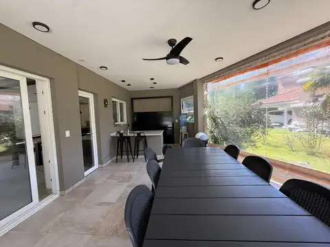 Casa 6 ambientes con 3 baños