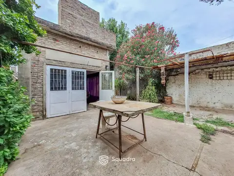 VENTA | PERMUTA - Casa de dos plantas, con terraza y parrillero - Barrio Bella Vista, Rosario.