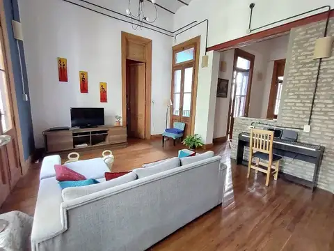 Depto Tipo Casa en Alquiler de 5 ambientes