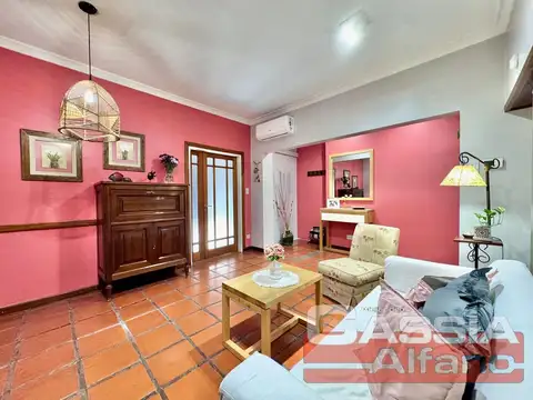 Casa 4 ambientes con 1 baño