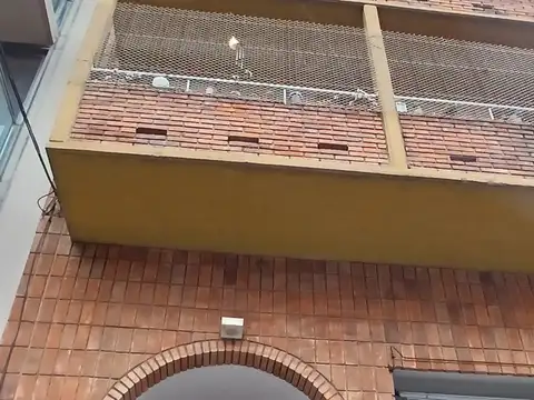 Almirante Brown 600, Piso 5