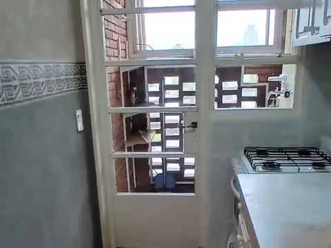 Almirante Brown 600, Piso 5