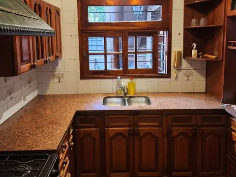 VENTA CASA HAEDO 5 AMB CON LOCAL MUY BUEN ESTADO 