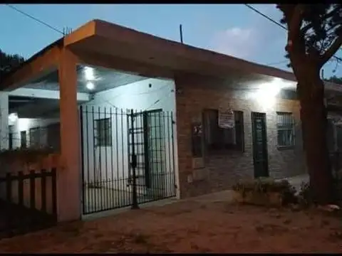 Complejo en venta - 7 Dormitorios 7 Baños - 457Mts2 - San Clemente del Tuyú