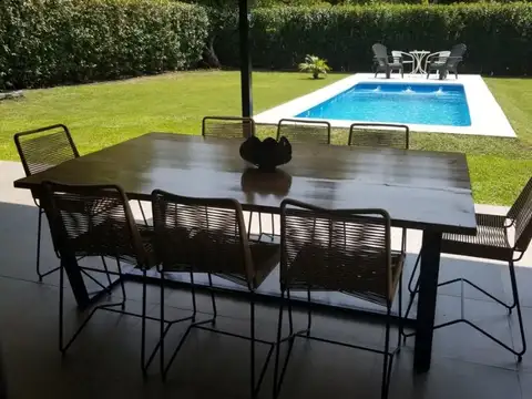 VENTA CASA PILAR BARRIO SEMICERRADO SIN EXPENSAS