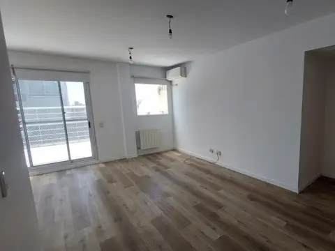 2 amb grandes frente con terraza propia y cochera