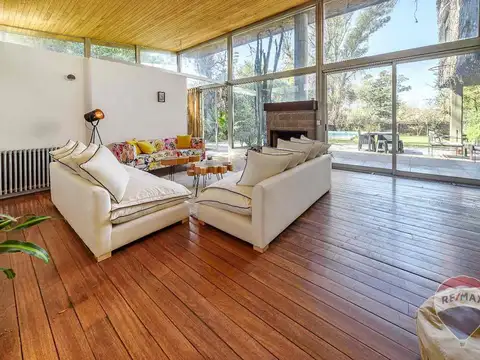 Casa 5 ambientes con 2 baños
