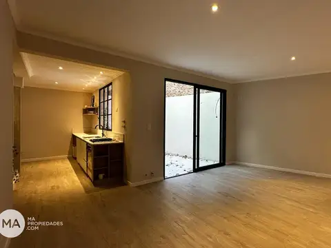 Casa de pasillo 2 Dormitorios - Mendoza 3000 - Lourdes Rosario | Venta
