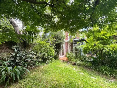 Casa 6 Ambientes con pileta y jardin Vicente Lopez