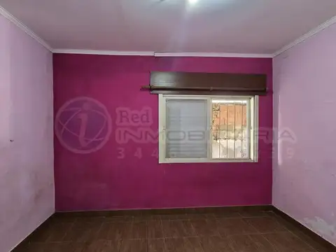 CASA SEMICENTRICA TRES DORMITORIOS