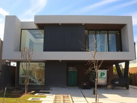 Casa en Barrio El Yacht Nordelta