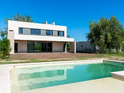 Casa en Venta al Oeste