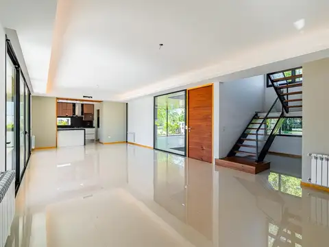 Casa en Venta en Puerto Roldan, USD 325.000