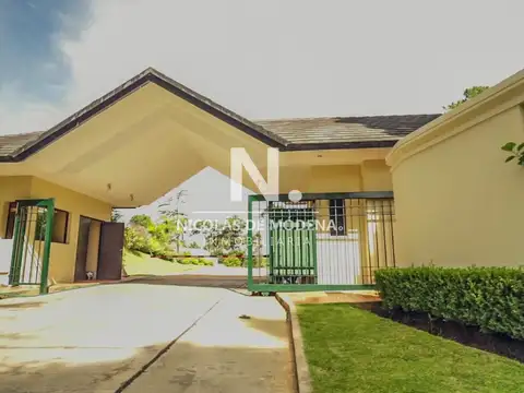 Casa 5 ambientes con 4 baños