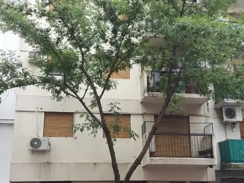 Impecable Departamento de 2 ambientes con lavadero independiente.