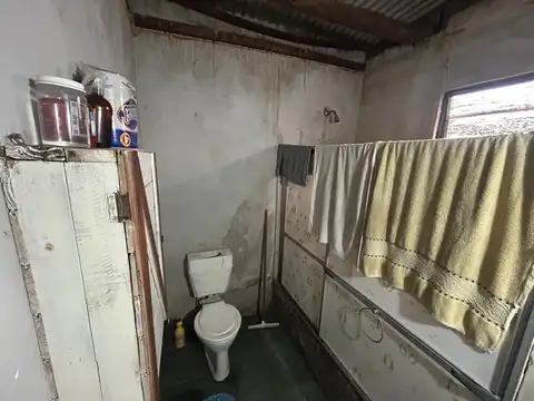 CASA 2 DORMITORIOS- AMPLIO TERRENO
