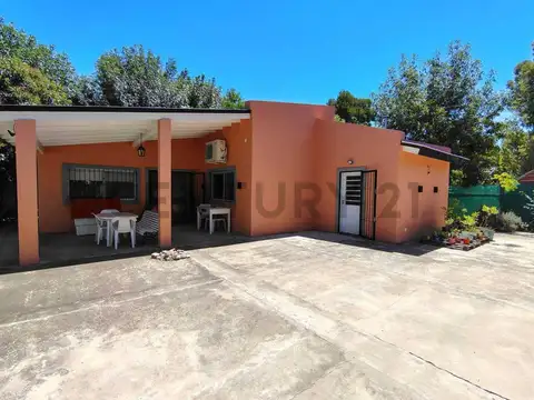 CASA QUINTA EN ALQUILER PERMANENTE CON PILETA