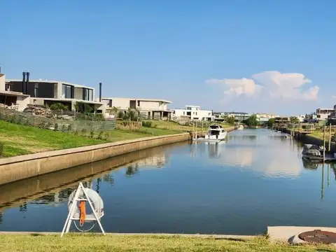 Lote al Río en Venta en El Yacht, Nordelta 100