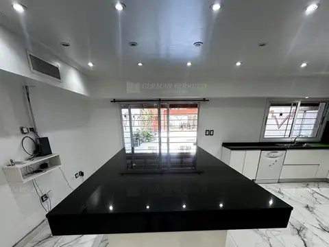 Casa 5 ambientes con 4 baños