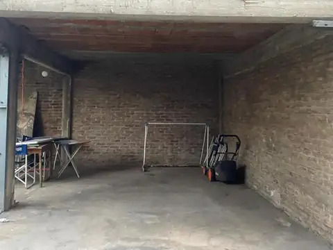 CASA LOTE PROPIO EN DOS PLANTAS CON PILETA Y FONDO LIBRE