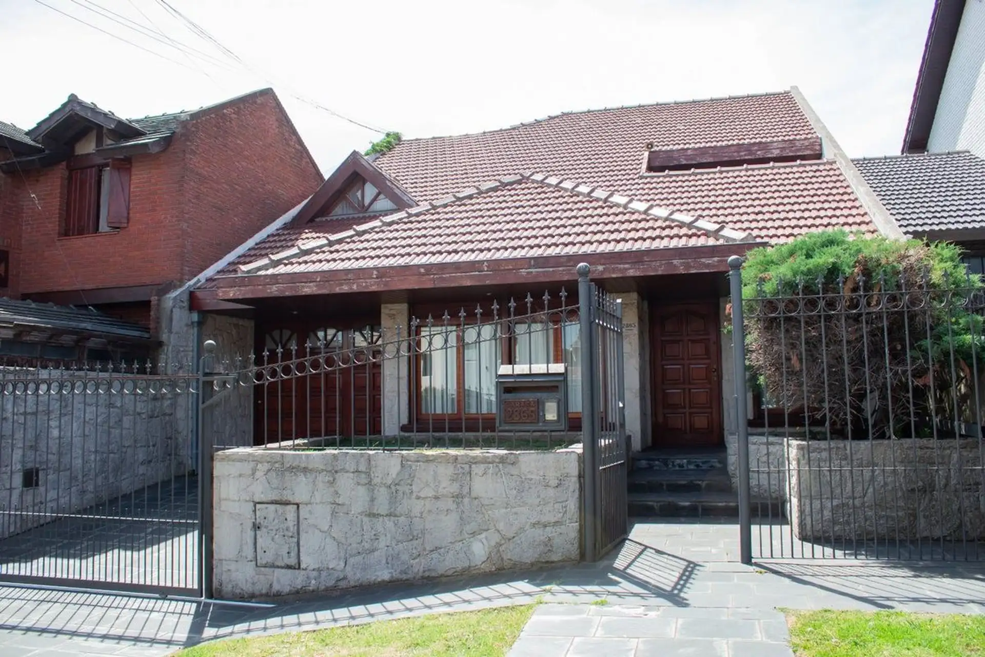 VENTA CASA 5 AMBIENTES COLINAS DE PERALTA RAMOS