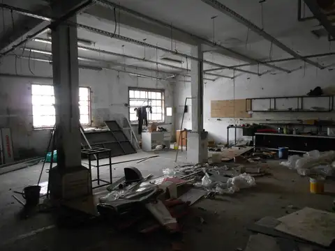 PARRQUE INDUSTRIAL A MTS. GRAL.PAZ /MITRE