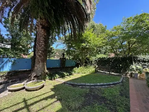 Casa en Venta con 2 cocheras