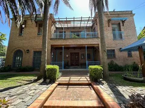 Ernesto De Las Carreras 671