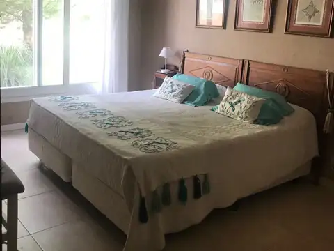 Casa sobre dos lotes Residencial I Costa Esmeralda