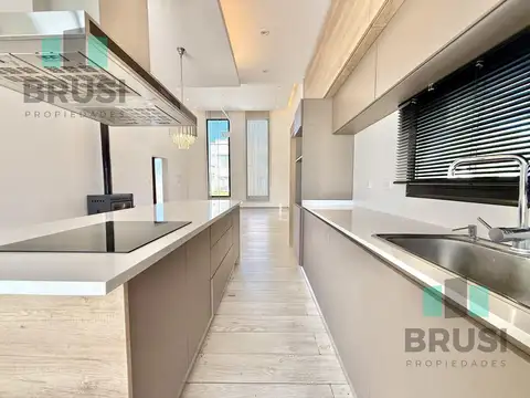 Casa en Venta en Countries y Barrios Cerrados en Esteban Echeverria, USD 320.000