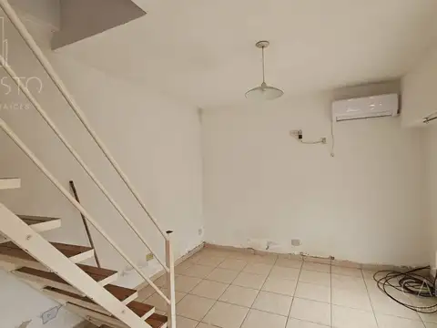 Depto Tipo Casa en Venta con 1 cocheras