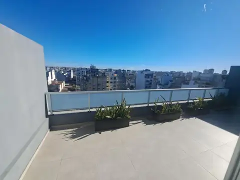 Fonrouge 200, Piso 8°