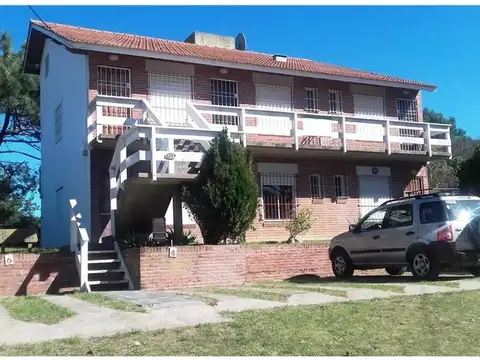 ALQUILAMOS FIN DE SEMANA TODO EL AÑO CON COCHERA Y PARRILLA