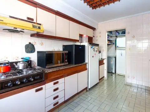 CASA 4 AMB PATIO TERRAZA COCHERA MATADEROS