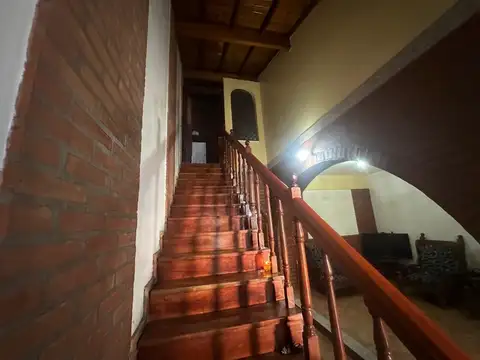 Casa 5 ambientes con 4 baños