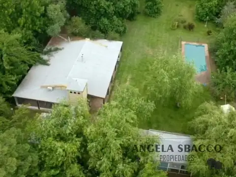 Casa en Venta con 2 cocheras