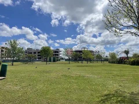 Lote en venta en Lagoon Pilar 100