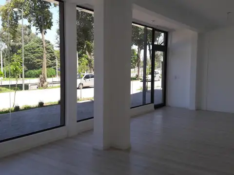 Local en Venta en Arguello, USD 118.000