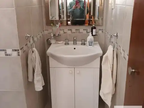 Casa 6 ambientes con 2 baños