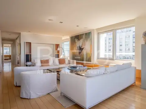 Departamento en Venta con 2 cocheras