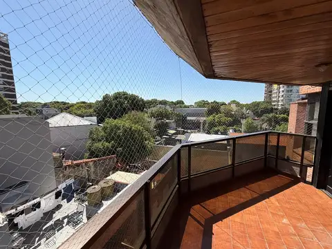 Departamento en Venta en Acassuso Vias  /  Santa Fe, USD 265.000