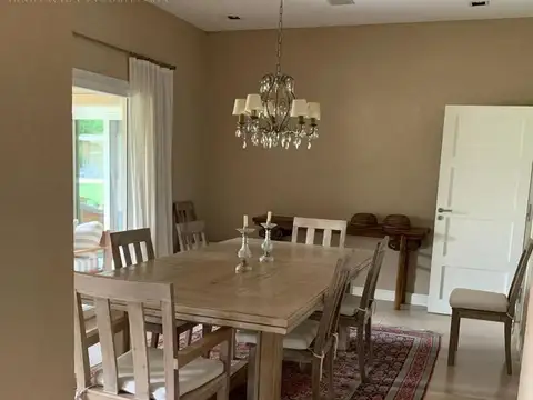 Casa en Venta al Este