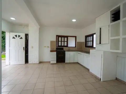 Calle 496 entre 28 y 29 3300