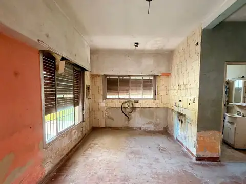 Casa en Alquiler con 2 cocheras