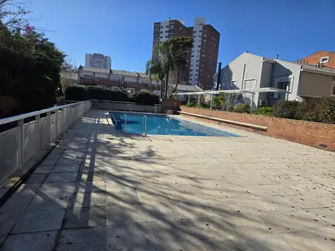 Tres Amplios Ambientes Categoria, Balcón, Piscina, Sum